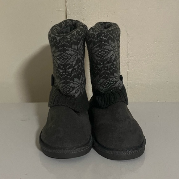 NWOT. sweater boots. - Picture 2 of 5
